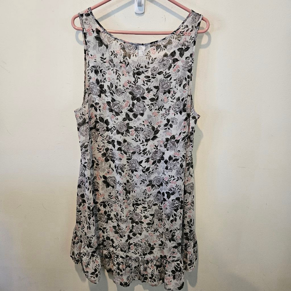 Women's Torrid Plus 2X Gray Pink Floral Ruffle Hem Sleeveless High-Low Top - Picture 8 of 9